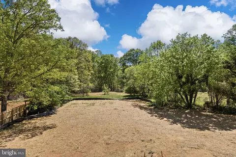 Exterior - 28264 Mine Run Rd, Rhoadesville, VA 22542 photo 7 of 10
