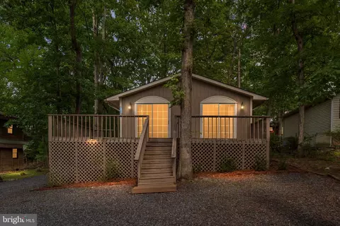 207 Creekside Dr, Locust Grove, VA 22508