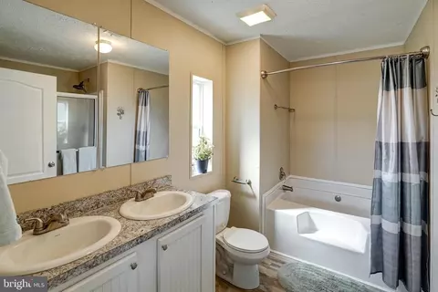 Bath - 26476 Pennfields Dr, Orange, VA 22960 photo 1 of 3
