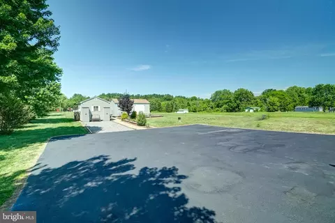 Exterior - 26476 Pennfields Dr, Orange, VA 22960 photo 7 of 11