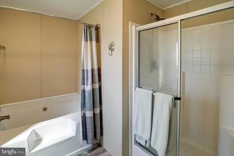 Bath - 26476 Pennfields Dr, Orange, VA 22960 photo 2 of 3