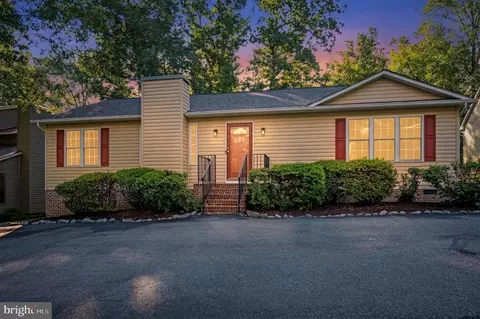 209 Edgehill Dr, Locust Grove, VA 22508