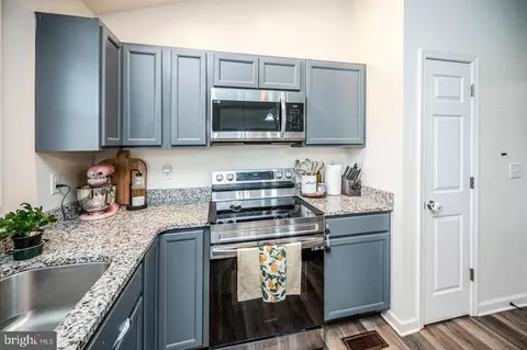 Kitchen - 7295 Cornfield Ln, Rhoadesville, VA 22542 photo 2 of 6