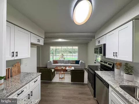Kitchen - 26365 Mountain Vw, Rhoadesville, VA 22542 photo 2 of 3