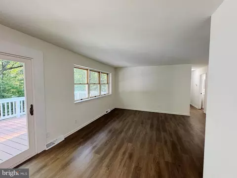 Living - 26365 Mountain Vw, Rhoadesville, VA 22542 photo 4 of 4
