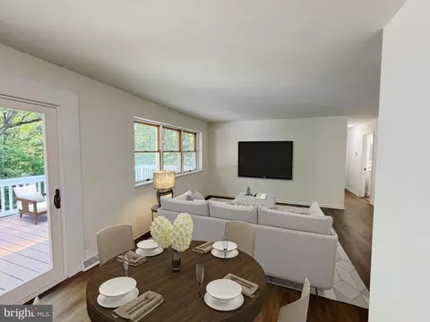 Living - 26365 Mountain Vw, Rhoadesville, VA 22542 photo 3 of 4