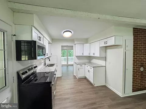 Kitchen - 26365 Mountain Vw, Rhoadesville, VA 22542 photo 1 of 3
