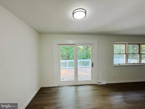 Living - 26365 Mountain Vw, Rhoadesville, VA 22542 photo 2 of 4