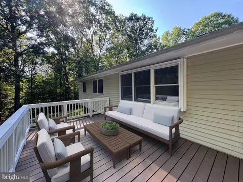 Exterior - 26365 Mountain Vw, Rhoadesville, VA 22542 photo 4 of 6