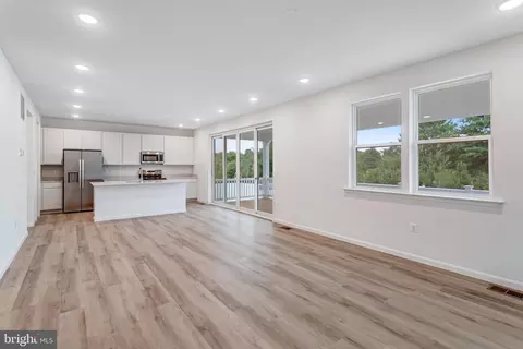 Living - 504 Aster Ln, Orange, VA 22960 photo 2 of 2