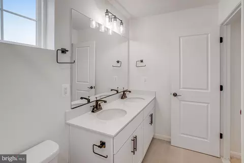 Bath - 626 Clover Ln, Orange, VA 22960 photo 2 of 3