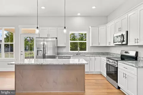 Kitchen - 26420 Pennfields Dr, Orange, VA 22960 photo 2 of 5