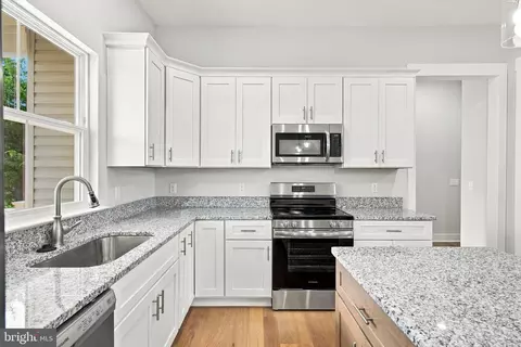 Kitchen - 26420 Pennfields Dr, Orange, VA 22960 photo 5 of 5