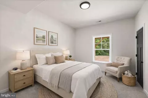 Bedroom - 28264 Mine Run Rd, Rhoadesville, VA 22542 photo 3 of 5