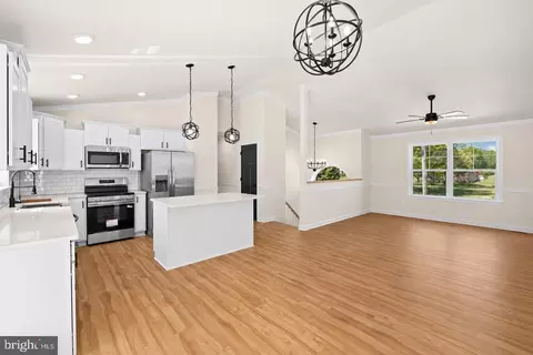 Living - 28264 Mine Run Rd, Rhoadesville, VA 22542 photo 1 of 2