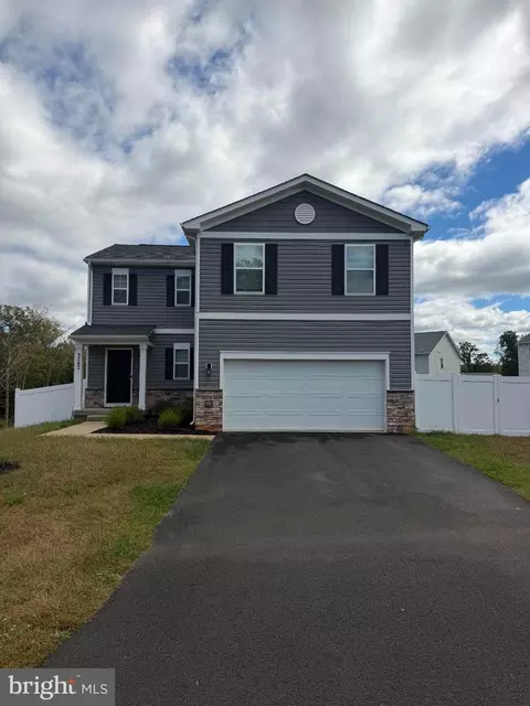 3282 White Tail Dr, Locust Grove, VA 22508