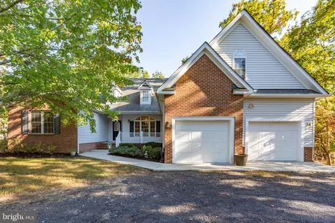 713 Lakeview Pkwy, Locust Grove, VA 22508