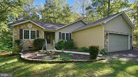 102 Elm Ct, Locust Grove, VA 22508