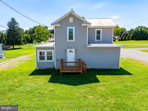 1218 E Main St, Luray, VA 22835 photo 2