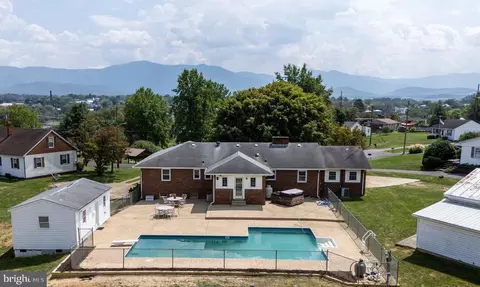 62 Rosser Dr, Luray, VA 22835