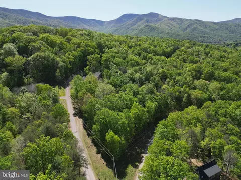 Holiday Hill Road, Luray, VA 22835