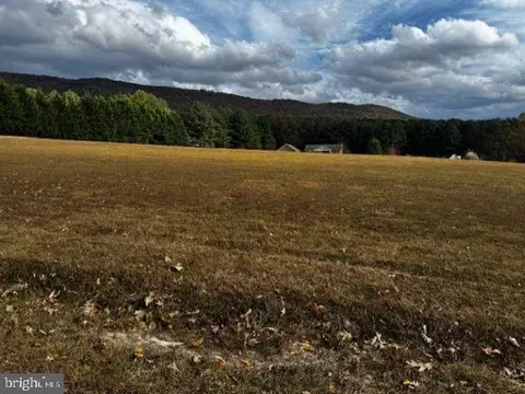 Jeep Lane, Elkton, VA 22827