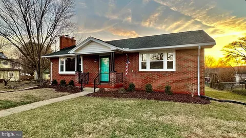 201 Woodland Ave, Luray, VA 22835