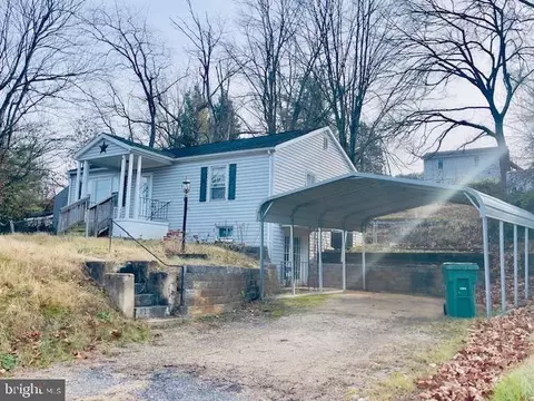 1312 E Main St, Luray, VA 22835 photo 3
