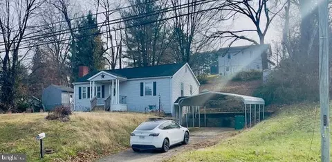 1312 E Main St, Luray, VA 22835