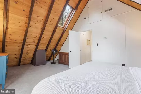 Bedroom - 103 Buzzard View Pl, Shenandoah, VA 22849 photo 3 of 10