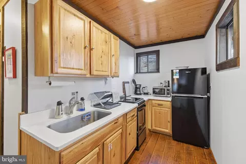 Kitchen - 103 Buzzard View Pl, Shenandoah, VA 22849 photo 1 of 5