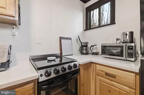 Kitchen - 103 Buzzard View Pl, Shenandoah, VA 22849 photo 4 of 5