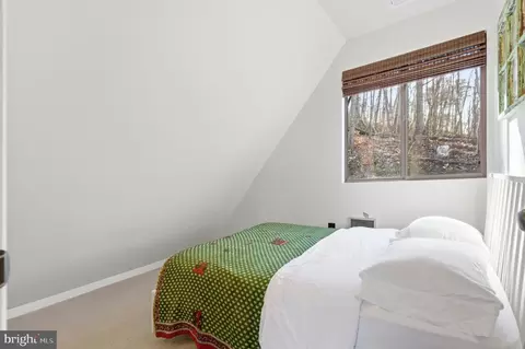 Bedroom - 103 Buzzard View Pl, Shenandoah, VA 22849 photo 8 of 10