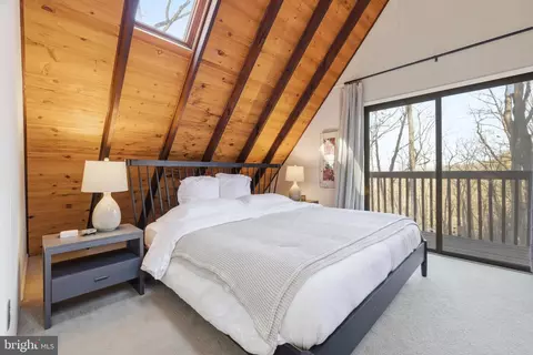 Bedroom - 103 Buzzard View Pl, Shenandoah, VA 22849 photo 1 of 10