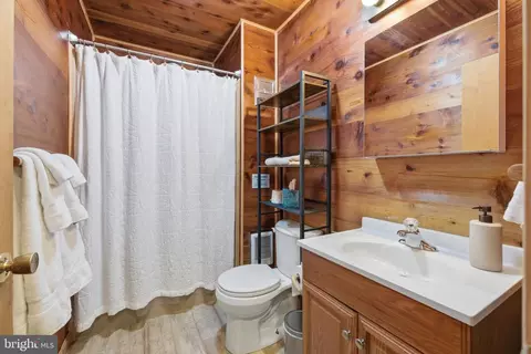 Bath - 103 Buzzard View Pl, Shenandoah, VA 22849 photo 1 of 2