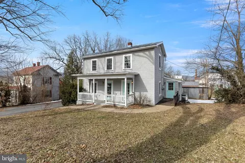 115 E Page St, Luray, VA 22835 photo 3