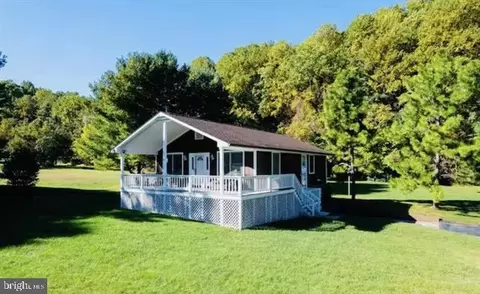 Exterior - 4064 Pine Grove Rd, Stanley, VA 22851 photo 4 of 6
