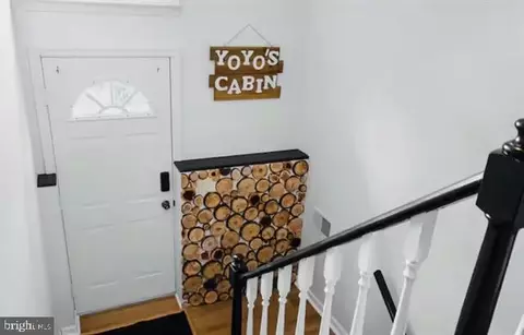 Entry Way - 4064 Pine Grove Rd, Stanley, VA 22851 photo 3 of 4