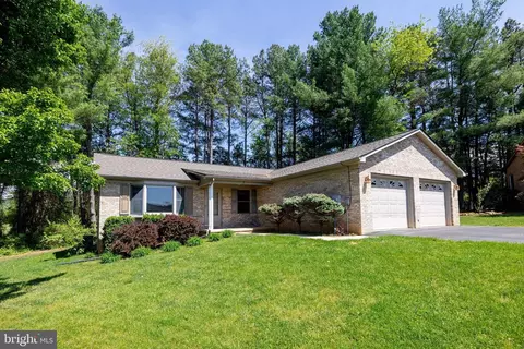 7 Blue Ridge Ct, Luray, VA 22835