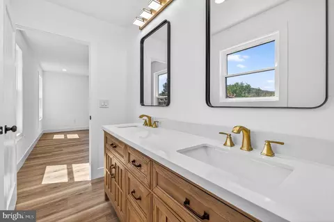 Entry Way - 551 Park Rd, Stanley, VA 22851 photo 11 of 14