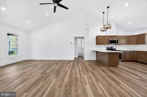 Entry Way - 551 Park Rd, Stanley, VA 22851 photo 6 of 14