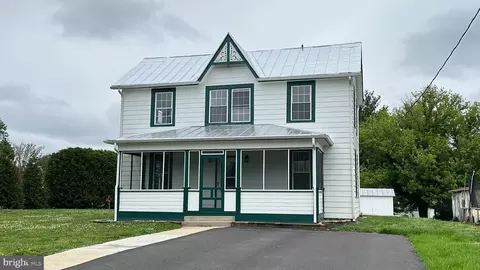 206 2nd St, Shenandoah, VA 22849