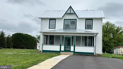 206 2nd St, Shenandoah, VA 22849