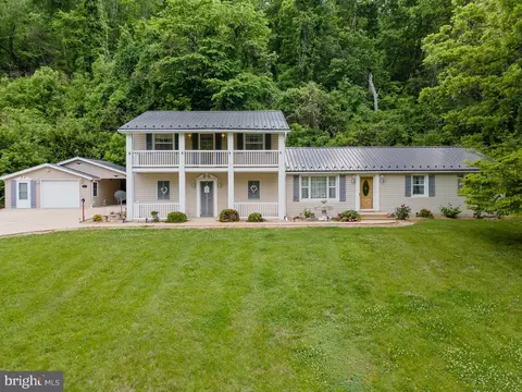 2586 Pine Grv, Stanley, VA 22851