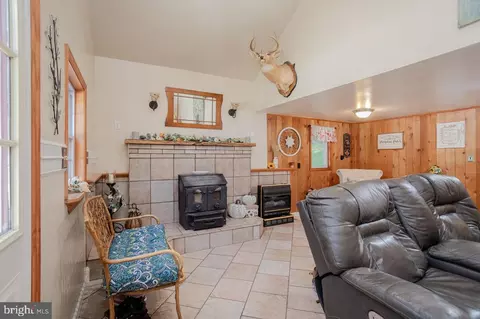 Entry Way - 279 Helms Rd, Stanley, VA 22851 photo 1 of 10