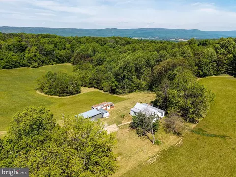 269 Comer Ave, Shenandoah, VA 22849