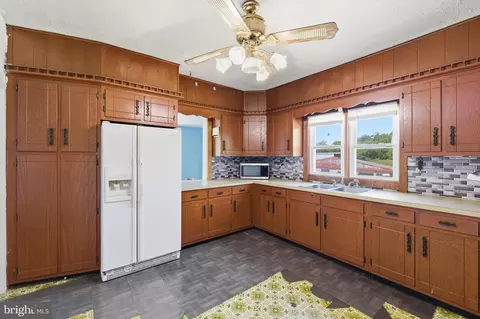 Kitchen - 269 Comer Ave, Shenandoah, VA 22849 photo 3 of 3