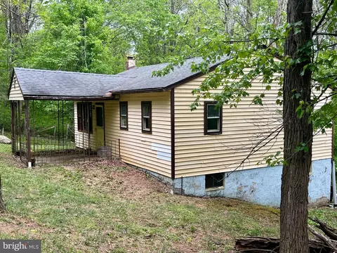 536 Circle Dr, Stanley, VA 22851 photo 4