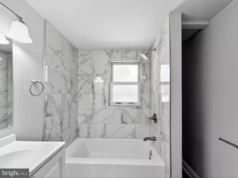 Bath - 586 Eldon Yates Dr, Stanley, VA 22851 photo 2 of 3
