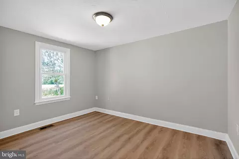 Bedroom - 586 Eldon Yates Dr, Stanley, VA 22851 photo 2 of 3